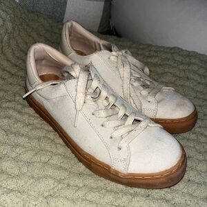 Universal Thread canvas shoes